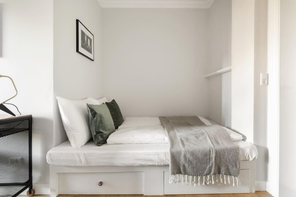 Cozy Apartment In Christianshavn W Two Balconies. Копенхаген Екстериор снимка