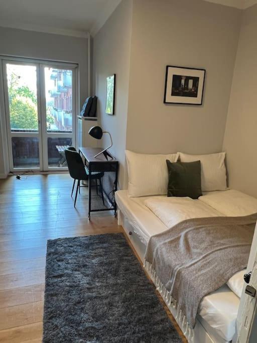 Cozy Apartment In Christianshavn W Two Balconies. Копенхаген Екстериор снимка