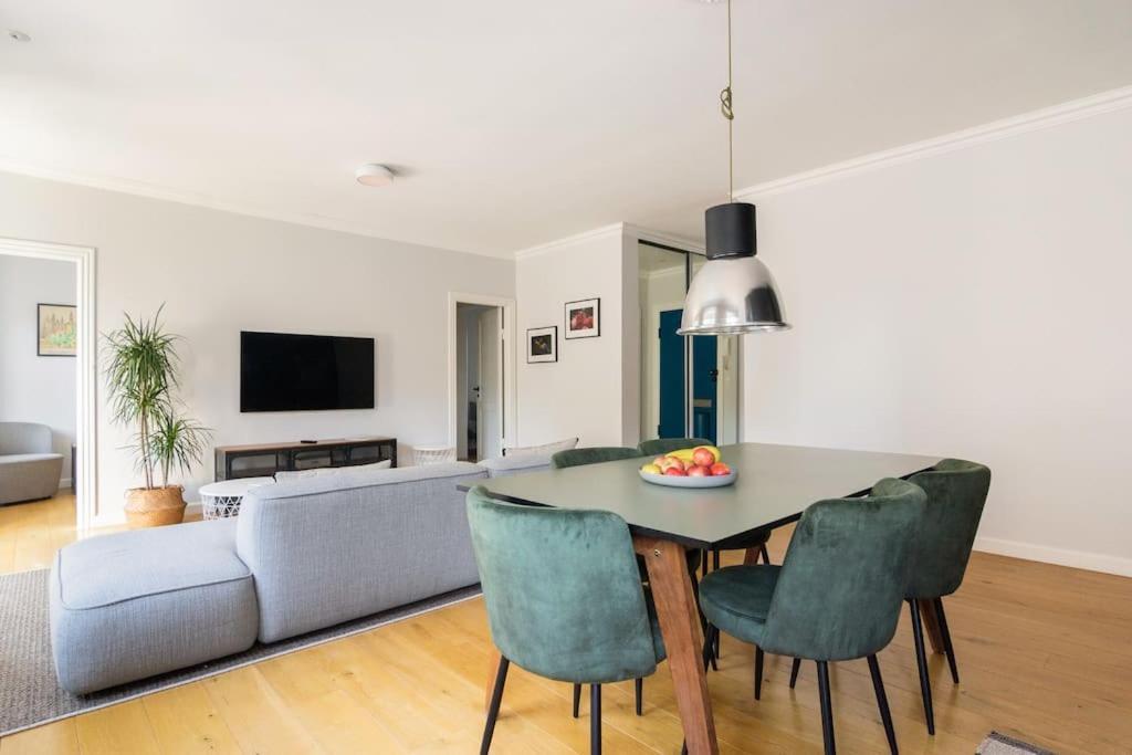 Cozy Apartment In Christianshavn W Two Balconies. Копенхаген Екстериор снимка